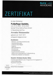 2022-04-27 21_03_59-Zertifikat Fusspflege Update.pdf - Adobe Acrobat Reader DC (64-bit) 2022-04-27 21_03_59-Zertifikat Fusspflege Update.pdf - Adobe Acrobat Reader DC (64-bit)